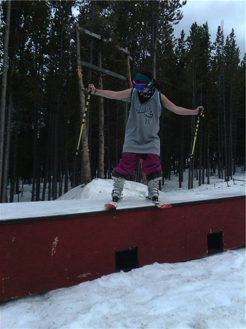 Goofy pose. But reppin the 4frnt jersey!