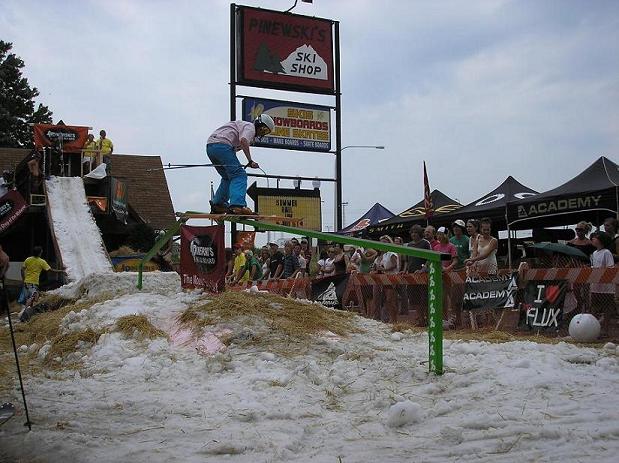 grete at pinewskis rail jam