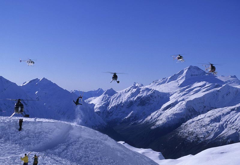 Guerlain Checerit in the 2000 World Heli Challenge