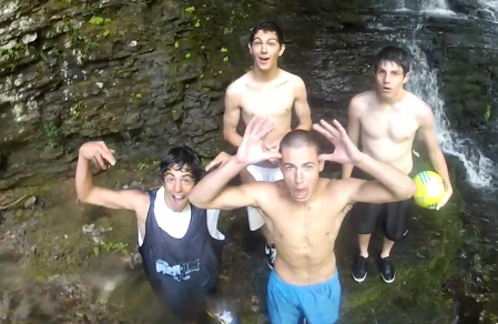 HARDCORE CLIFF JUMPING