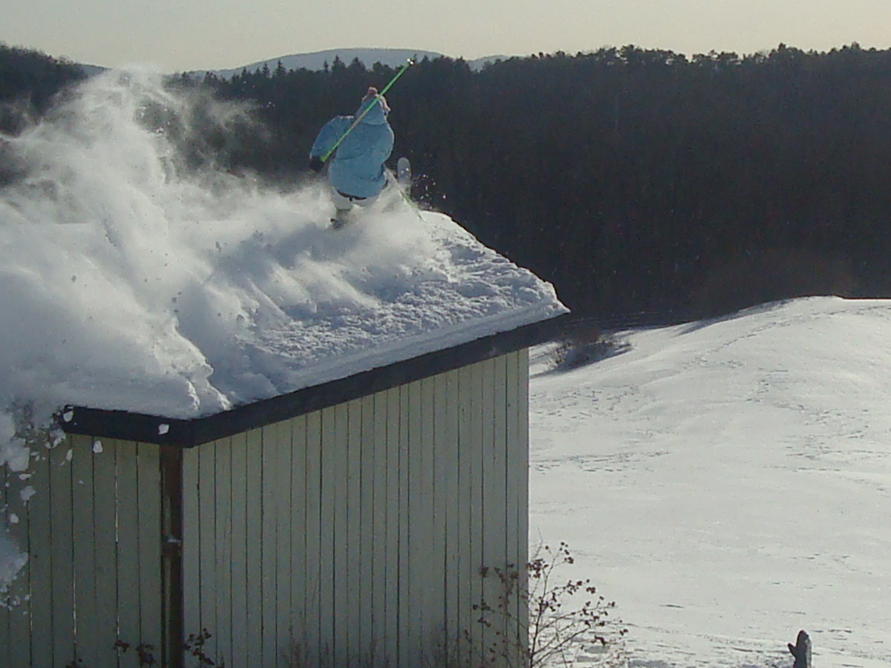 Hay barn jib to broken rist