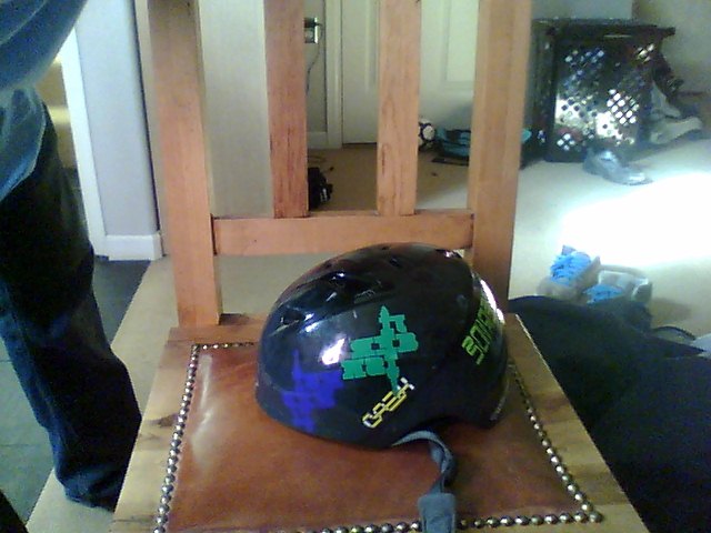 Head helmet