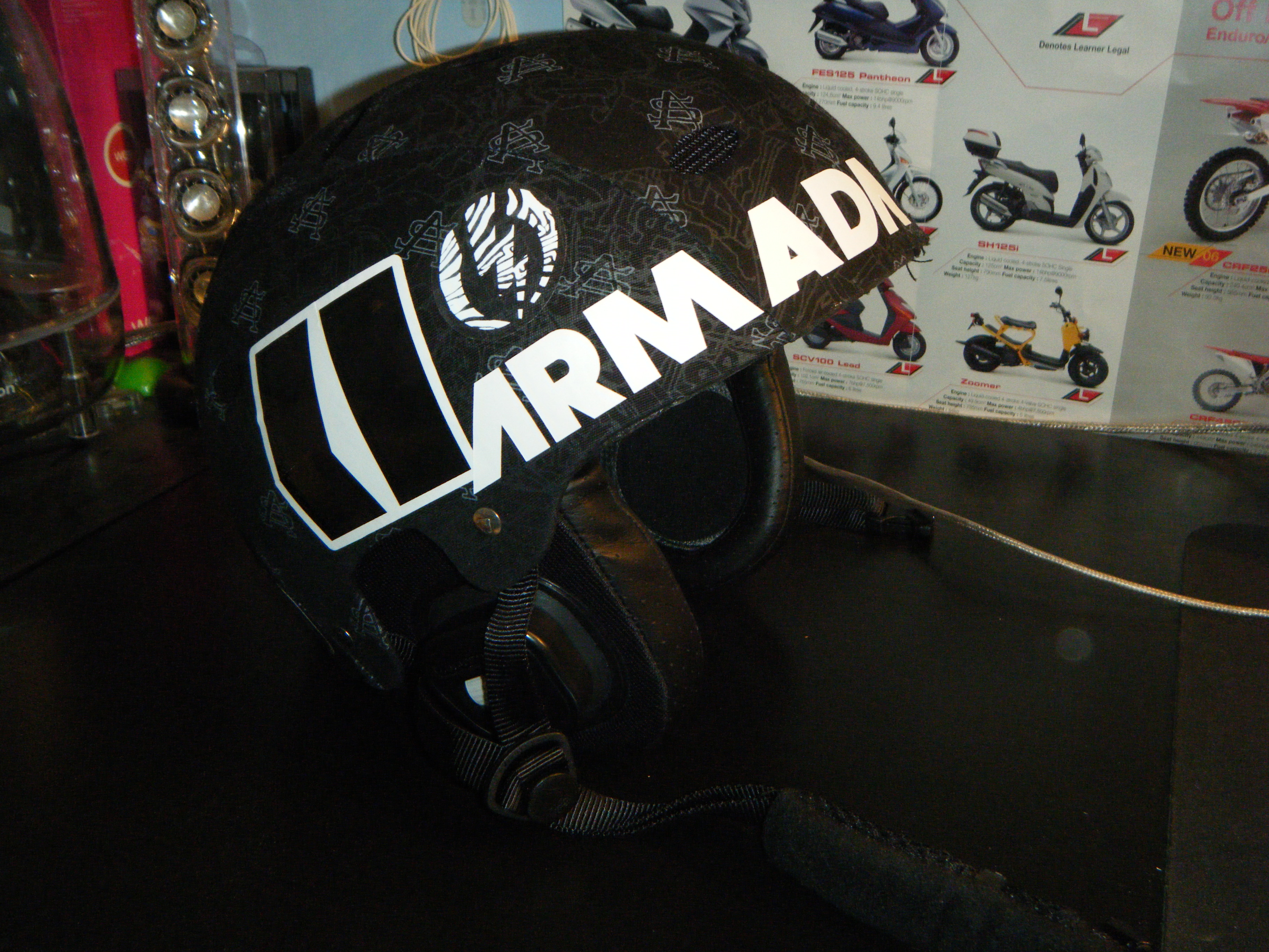 Helmet front-right