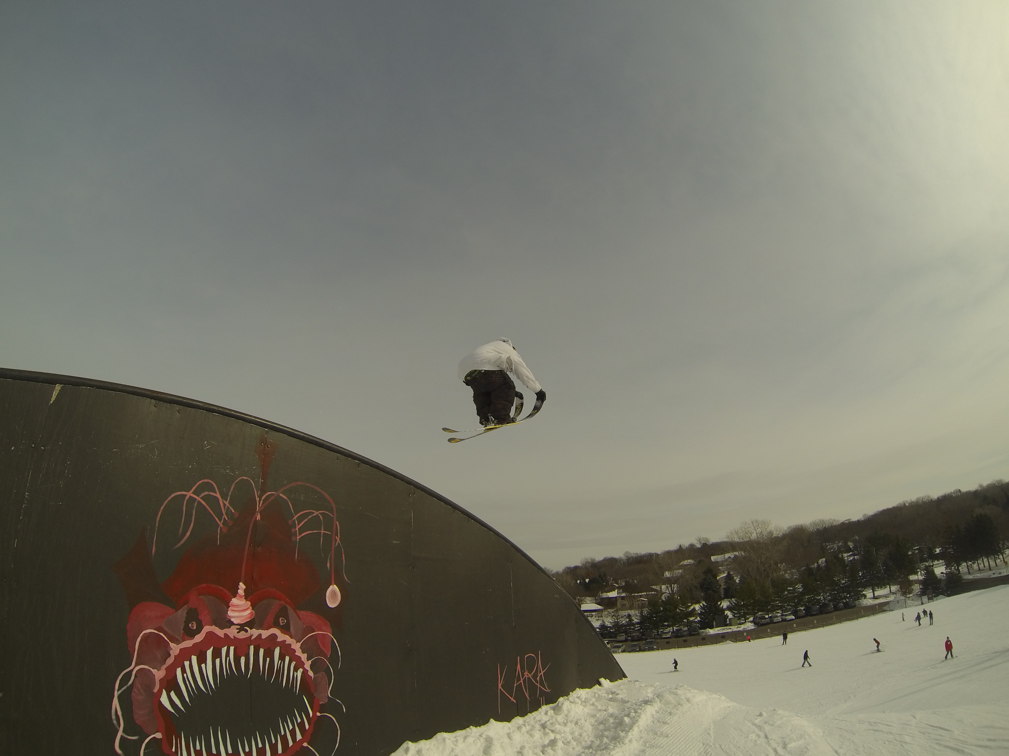 Henrik double nose grab