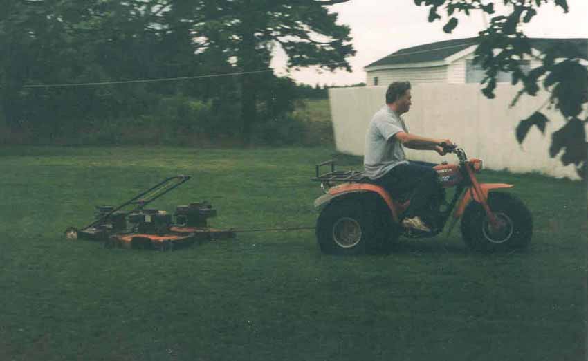 Hey ma, look at my ryde-a-mower!