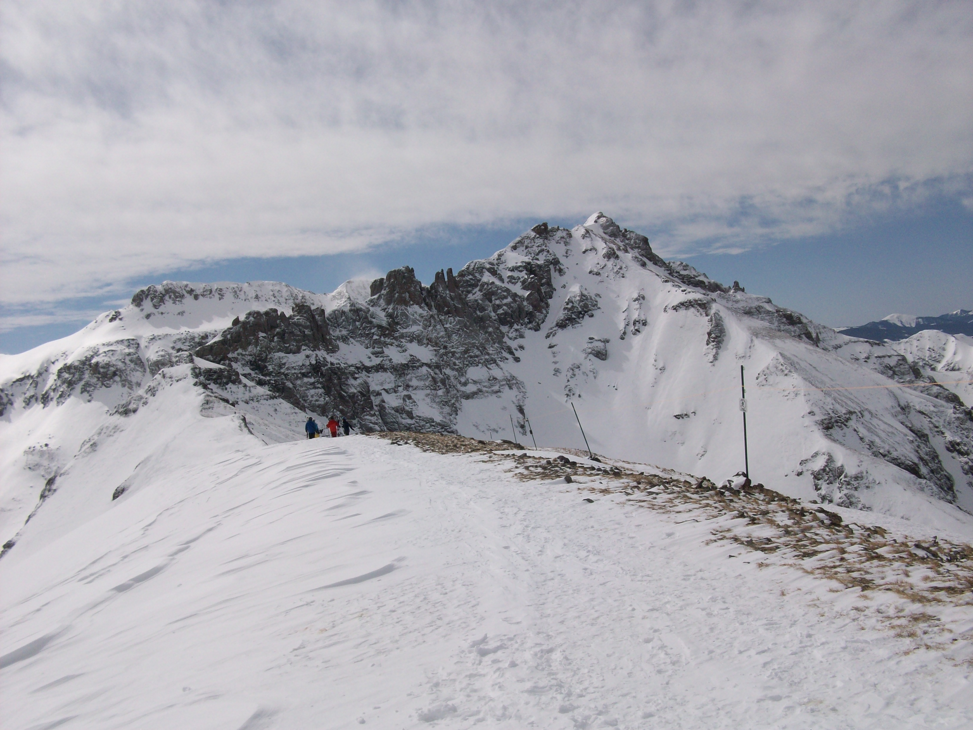 Hikin the ridge to some Back C