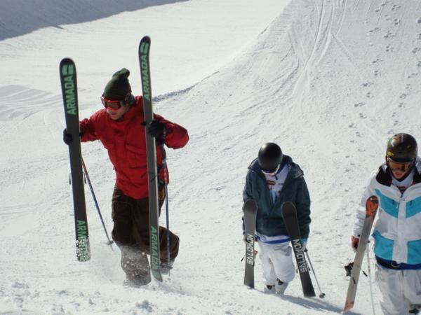 Hiking the t-line pipe