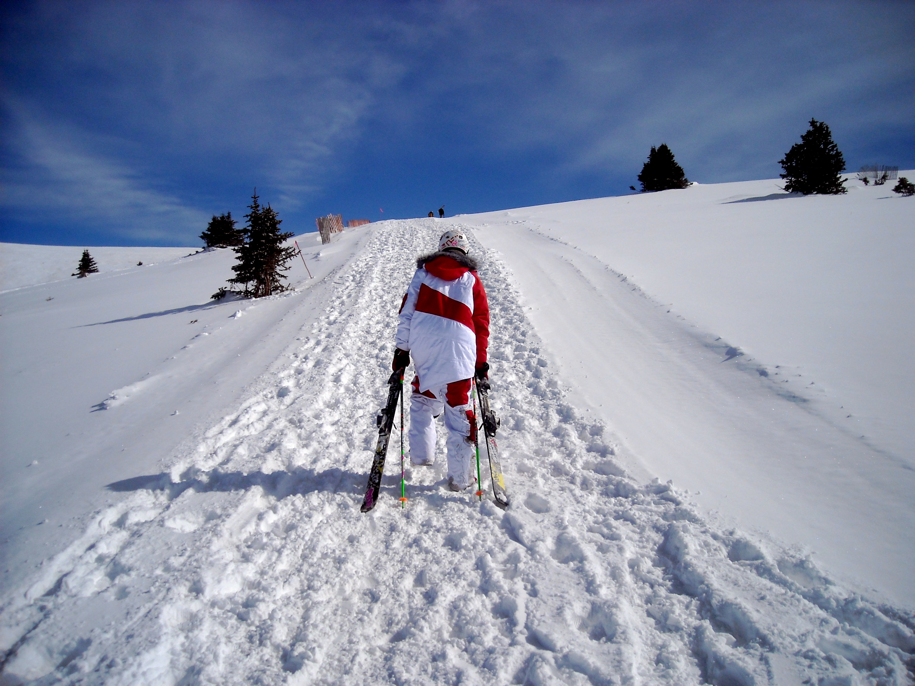 Hiking to back bowls