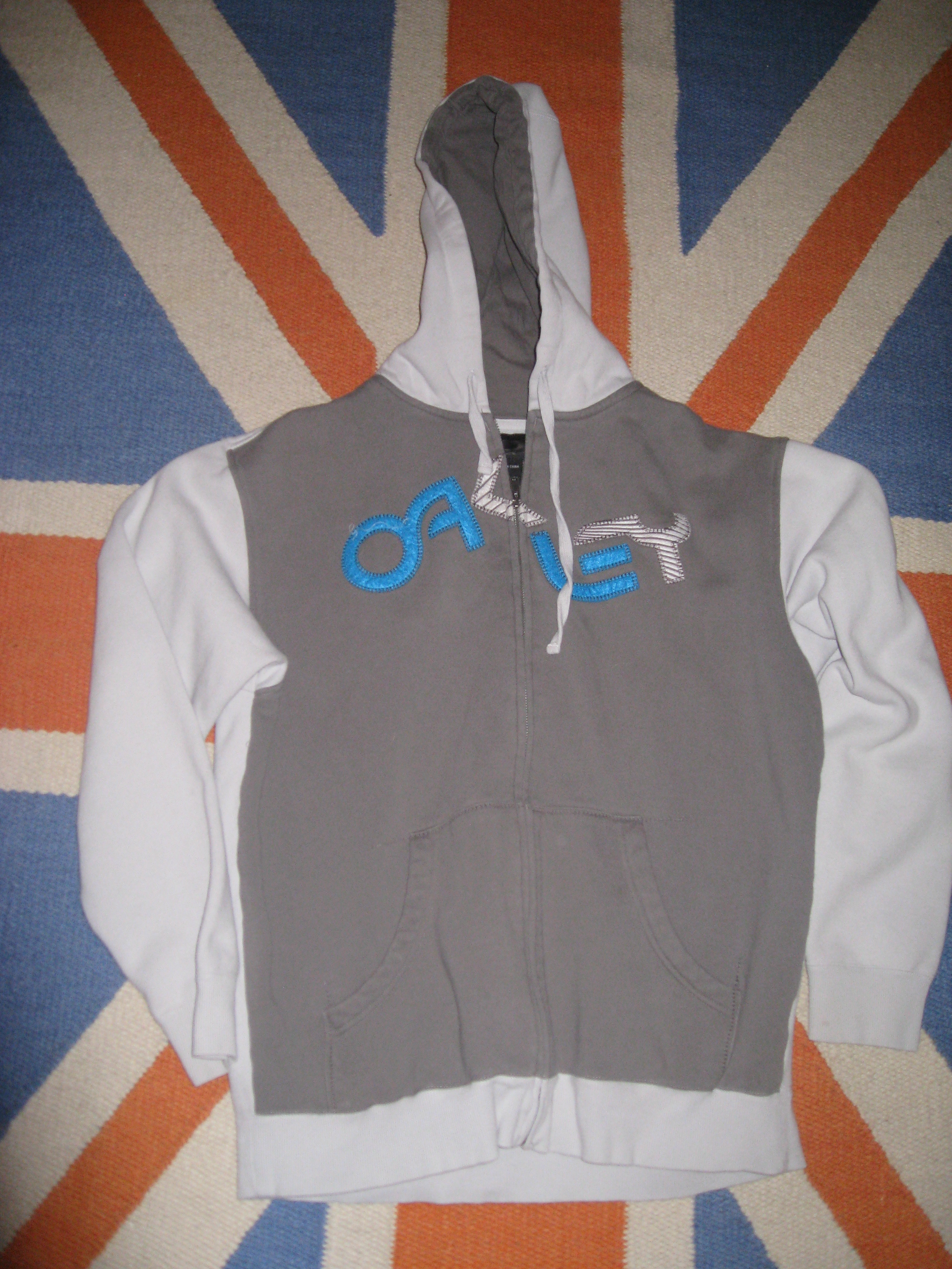 Hoodie for thread