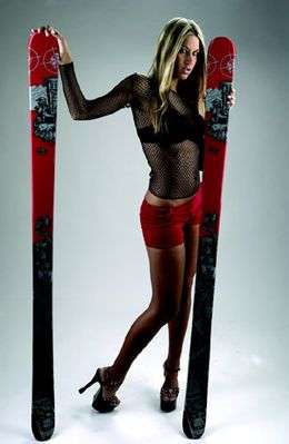 hot chick with hot twintips