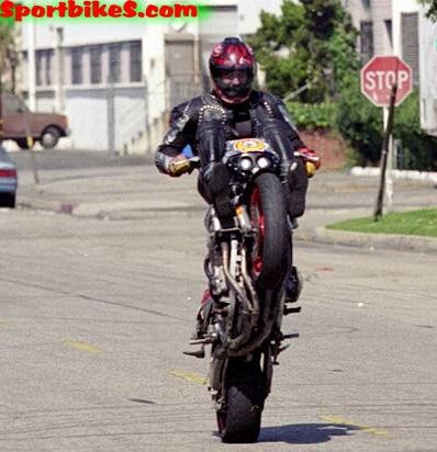 isnt my pic, but i can do no footed catwalks on my sv1000ss