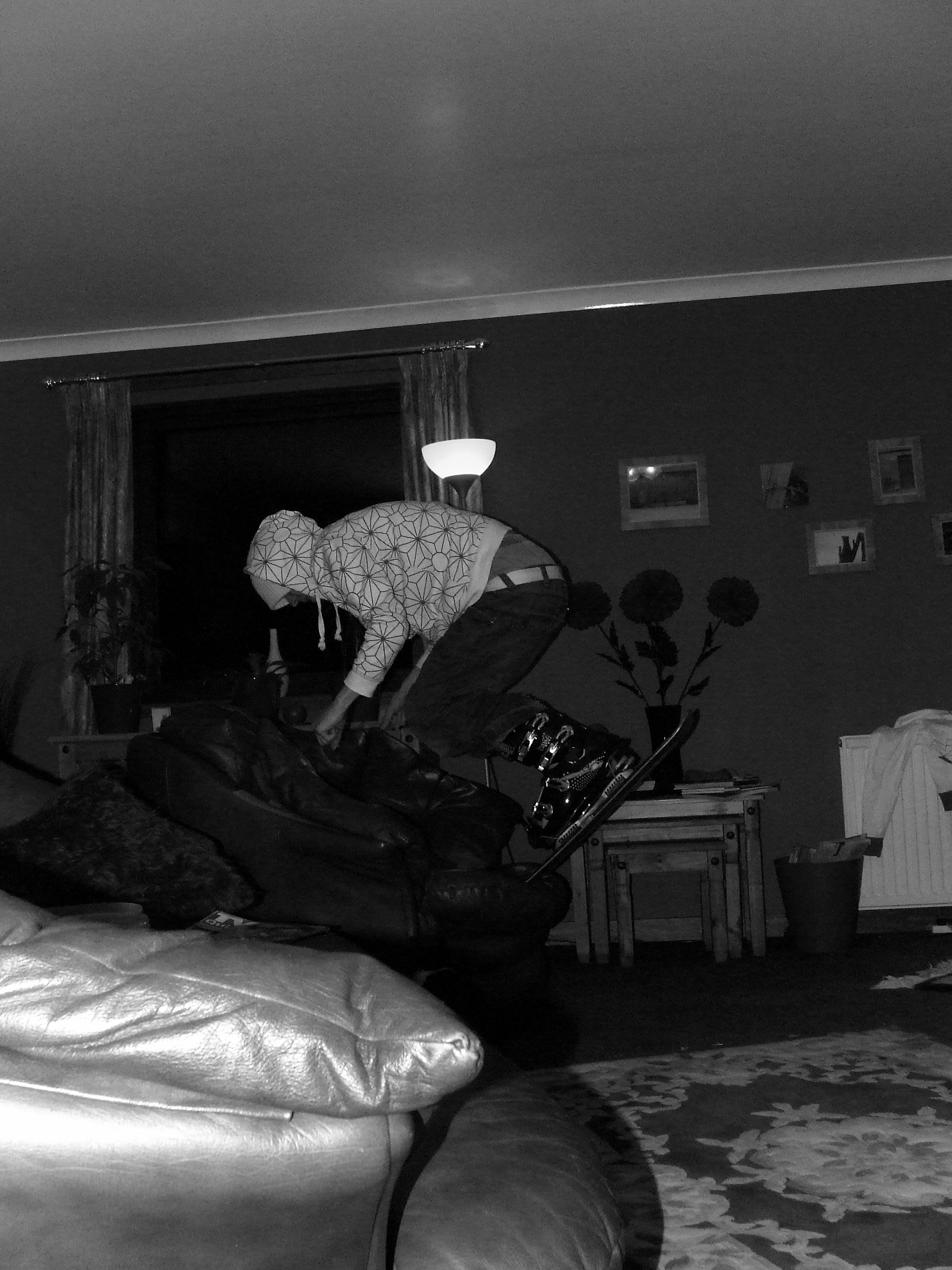 It`s Pissing Down With Rain Out Side,So It`s Time For Some Snowblade Indoor Jibbing Fun