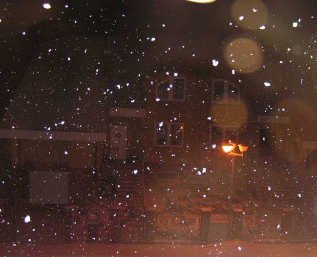 its snowing!!!!!