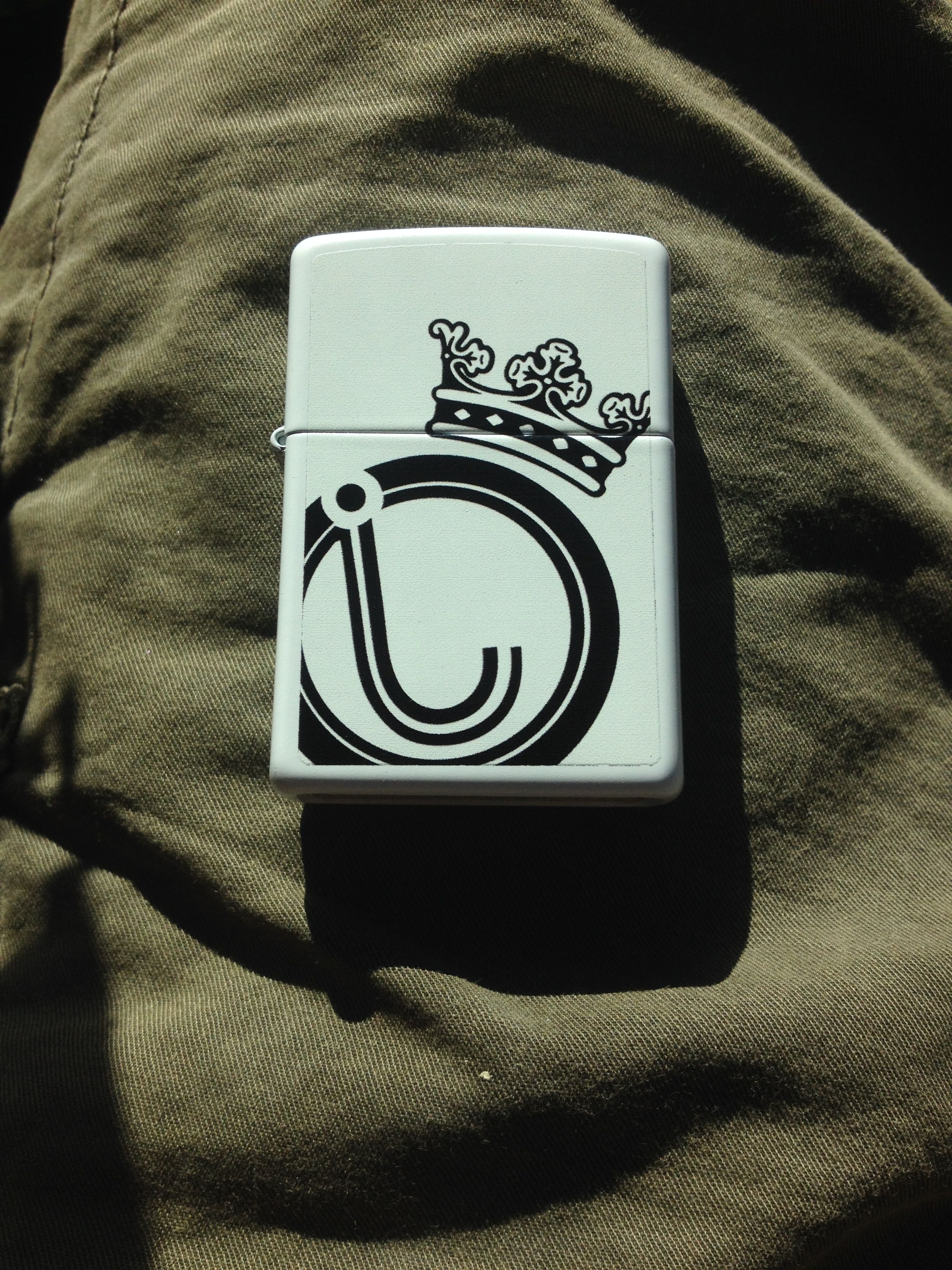 J Crown Zippo