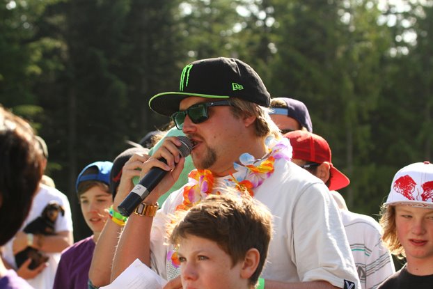 Jeff Schmuck gets Laid!