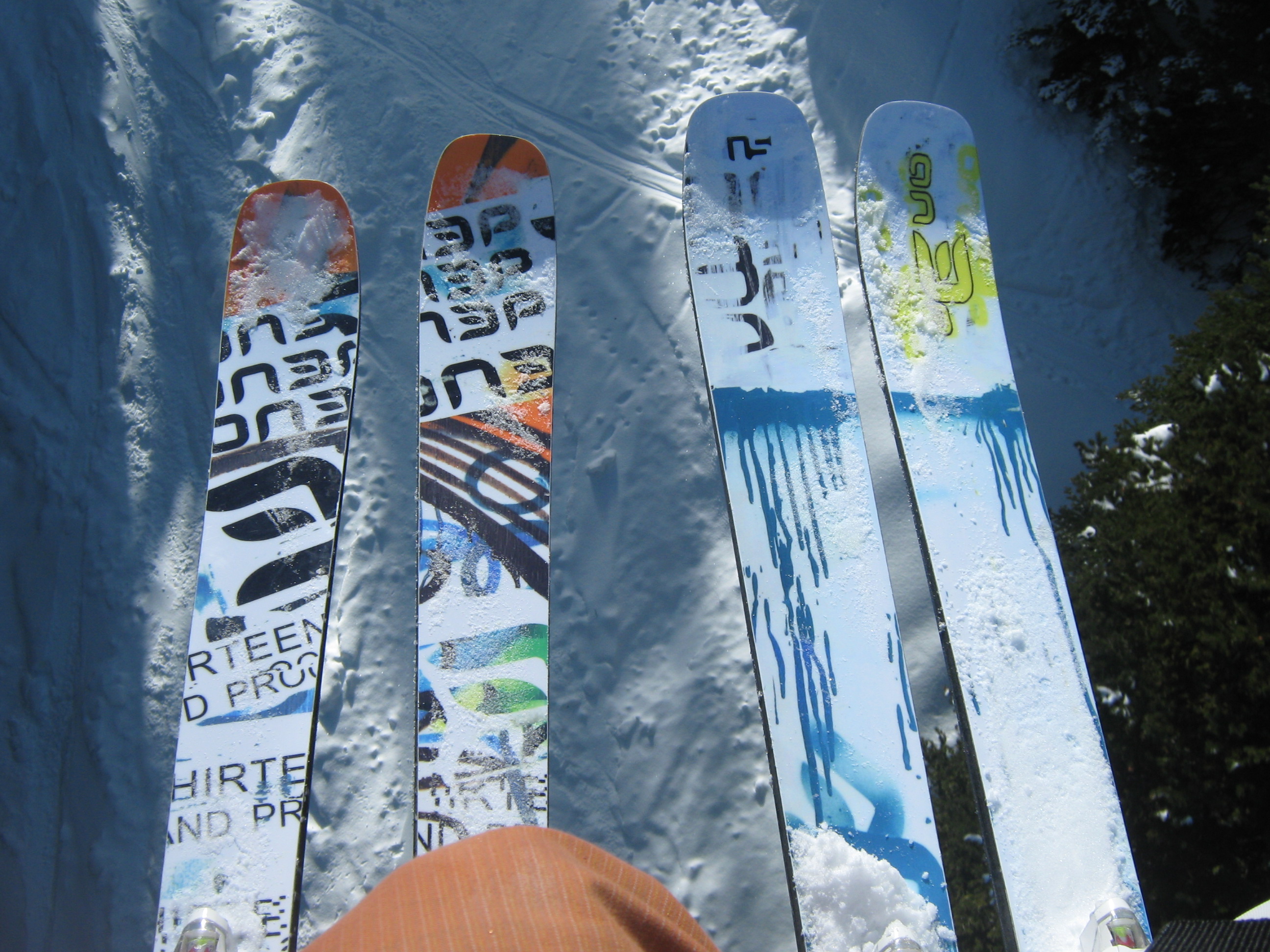 Jeronimos and wrens on the chair