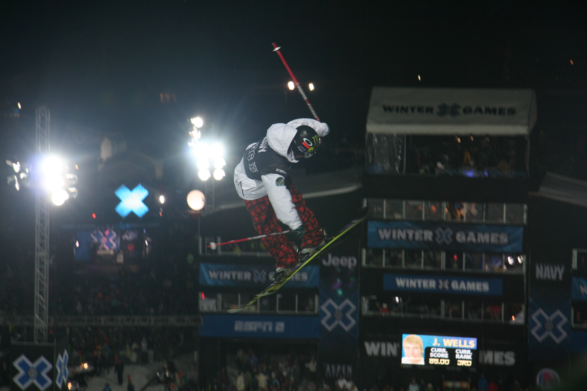 Jossi gettin shifty w/ it