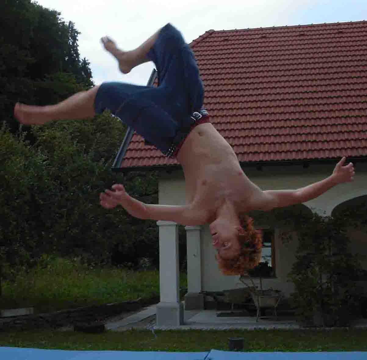 Jumptraining with our Tramp(Sideflip)