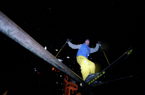 just chilling arownd in town and looking for some places to ride/slide