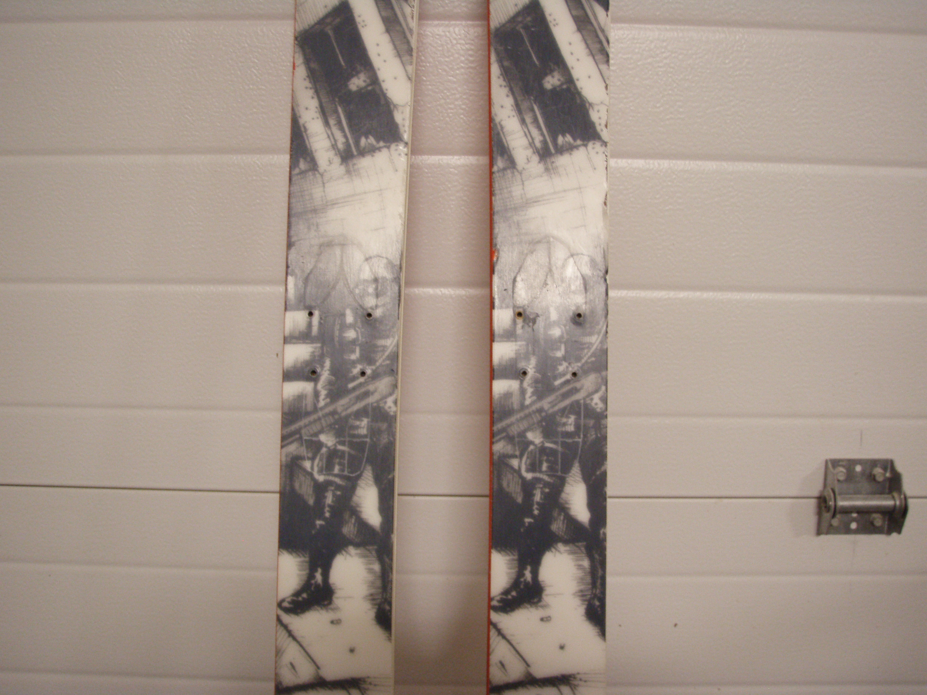 K2 PUBLIC ENEMY TWIN TIP SKIS 163 CM.