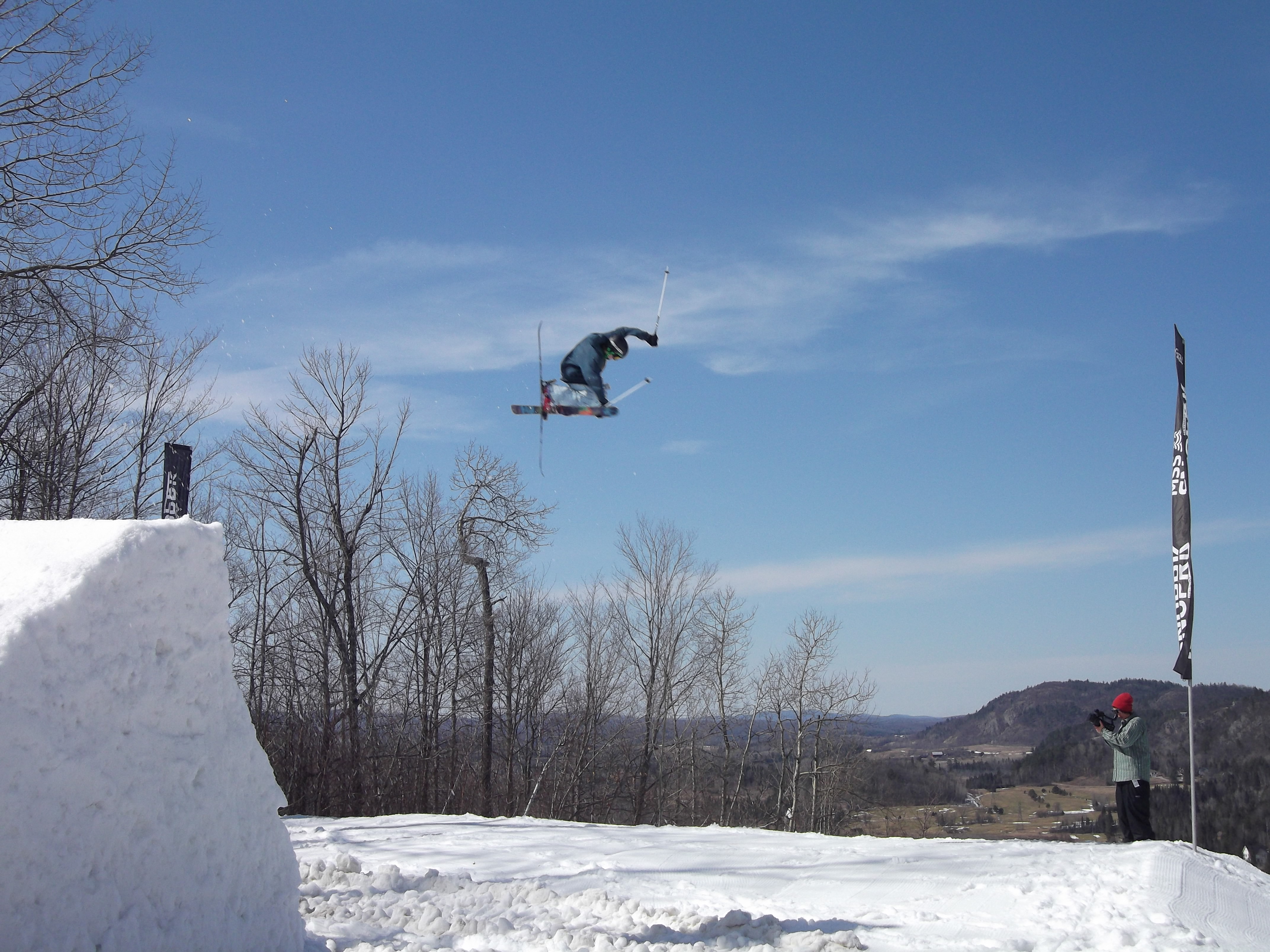 Kristaps Thompson Switch 9 Mute