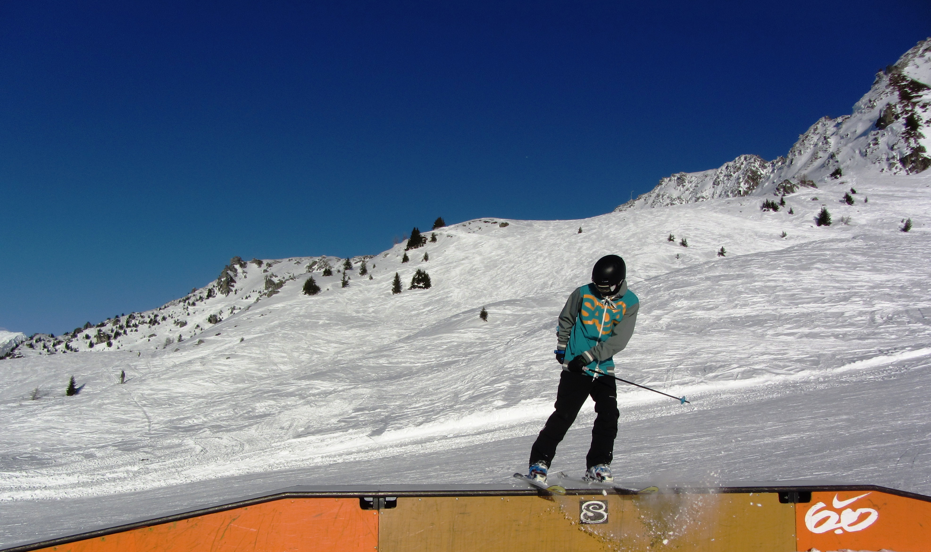 Les Arcs box