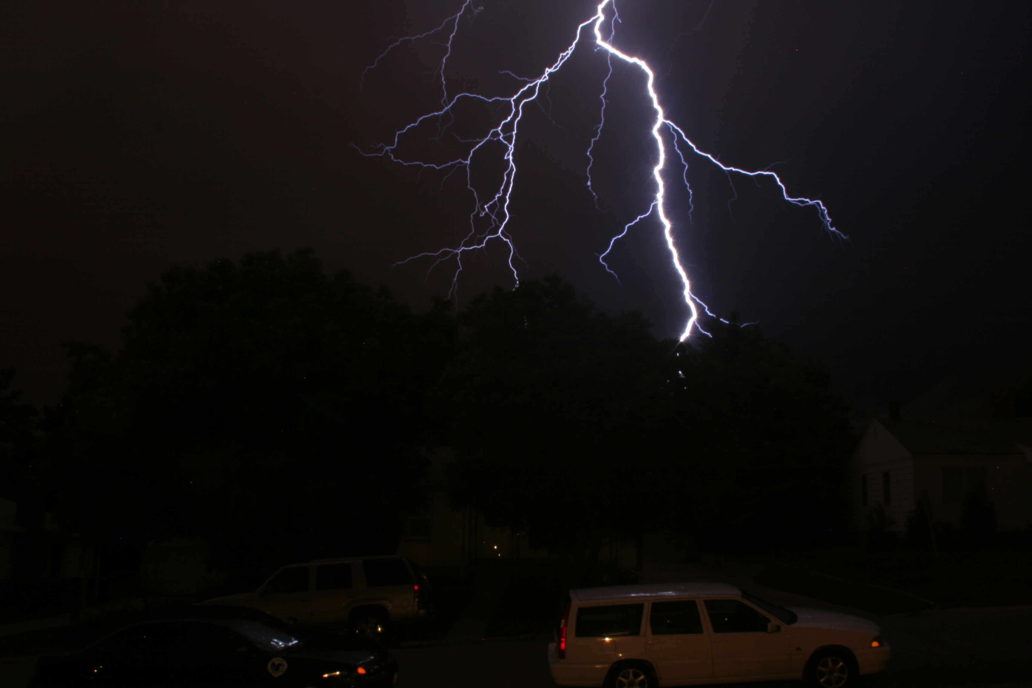 Lightning fast stationwagon...