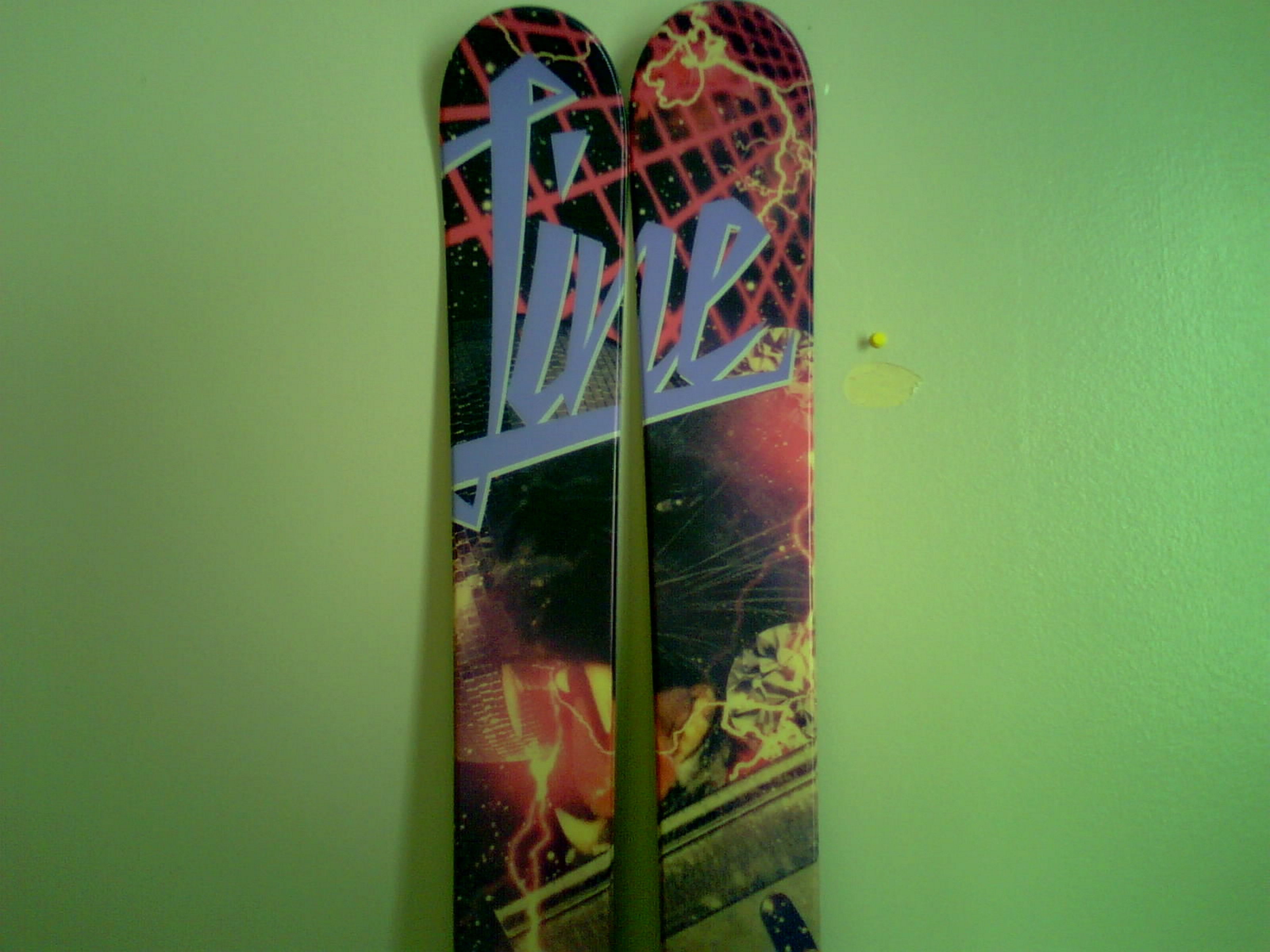 Line Anthems (close up)