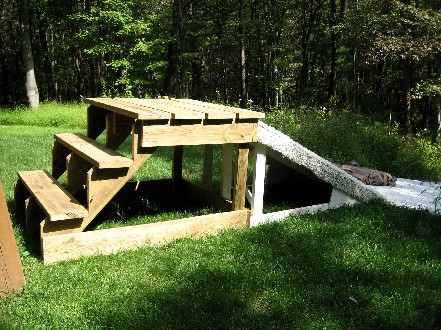 Loading deck with booster ramp