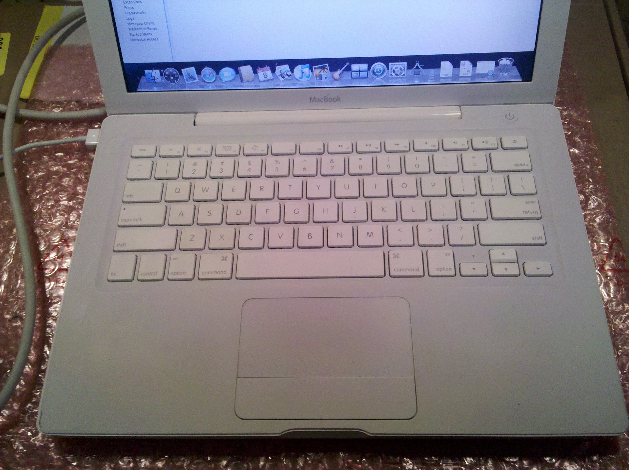 Macbook 2.4 2gb