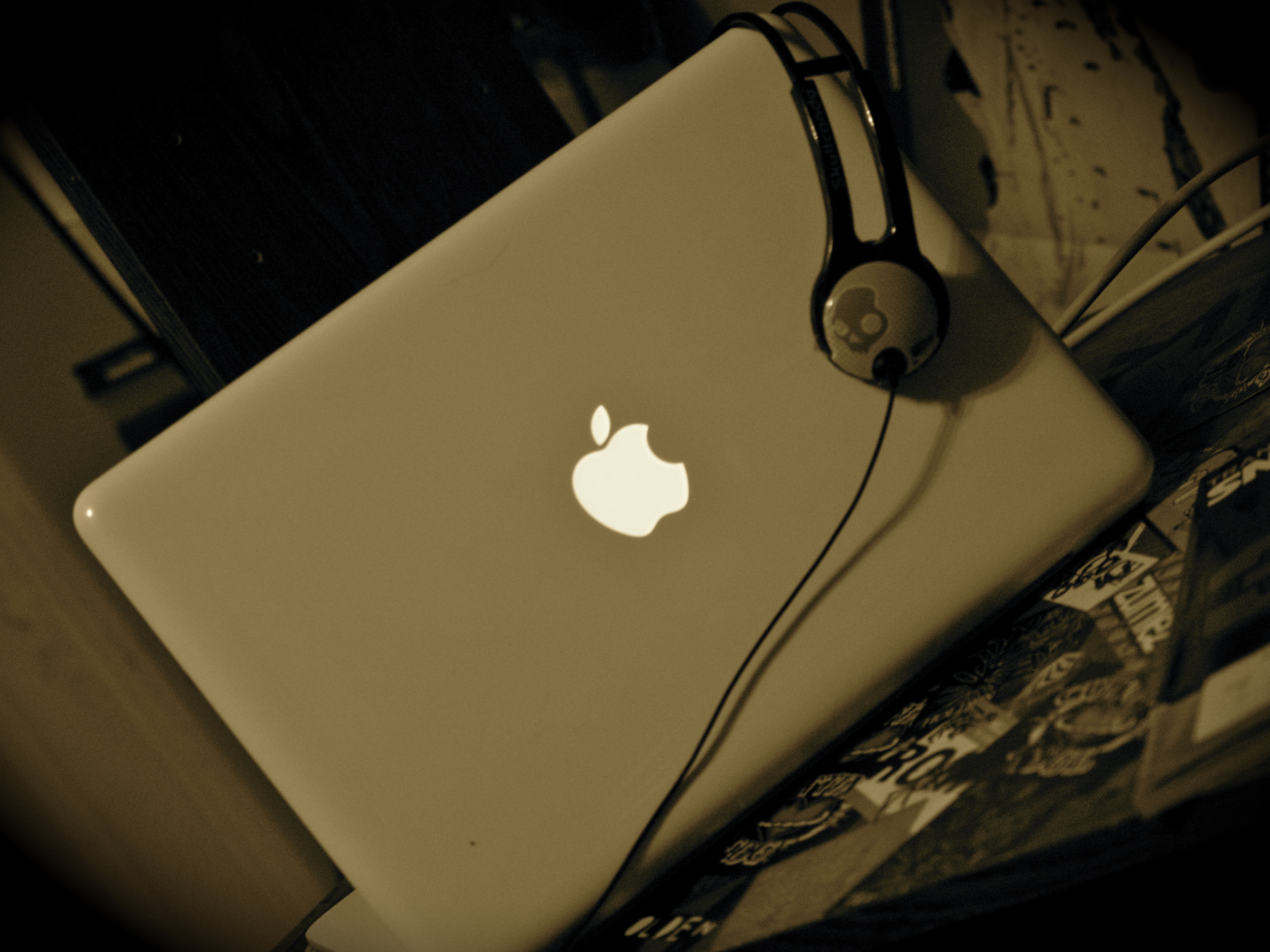 Macbook.