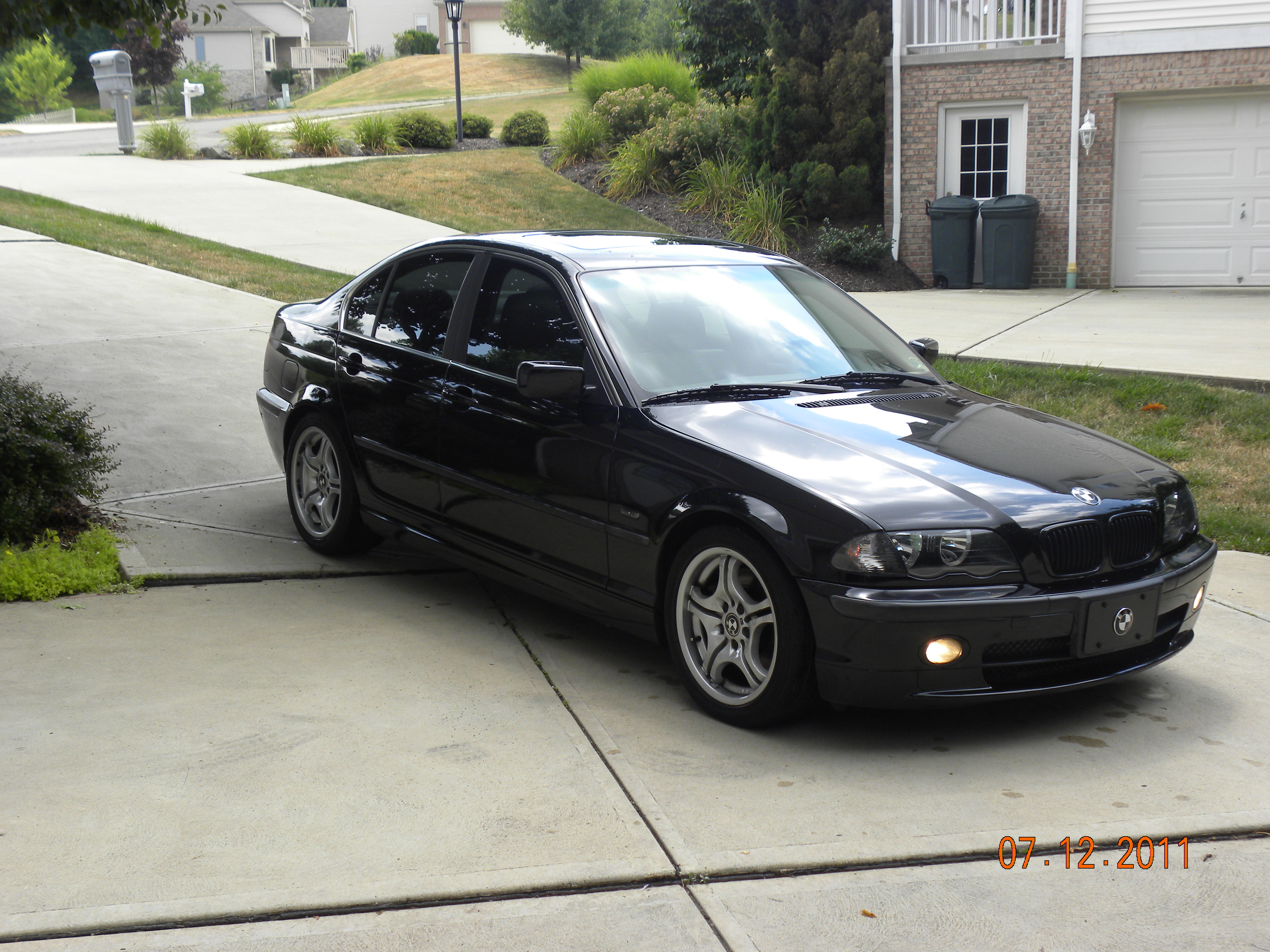 Mah car, before new rims