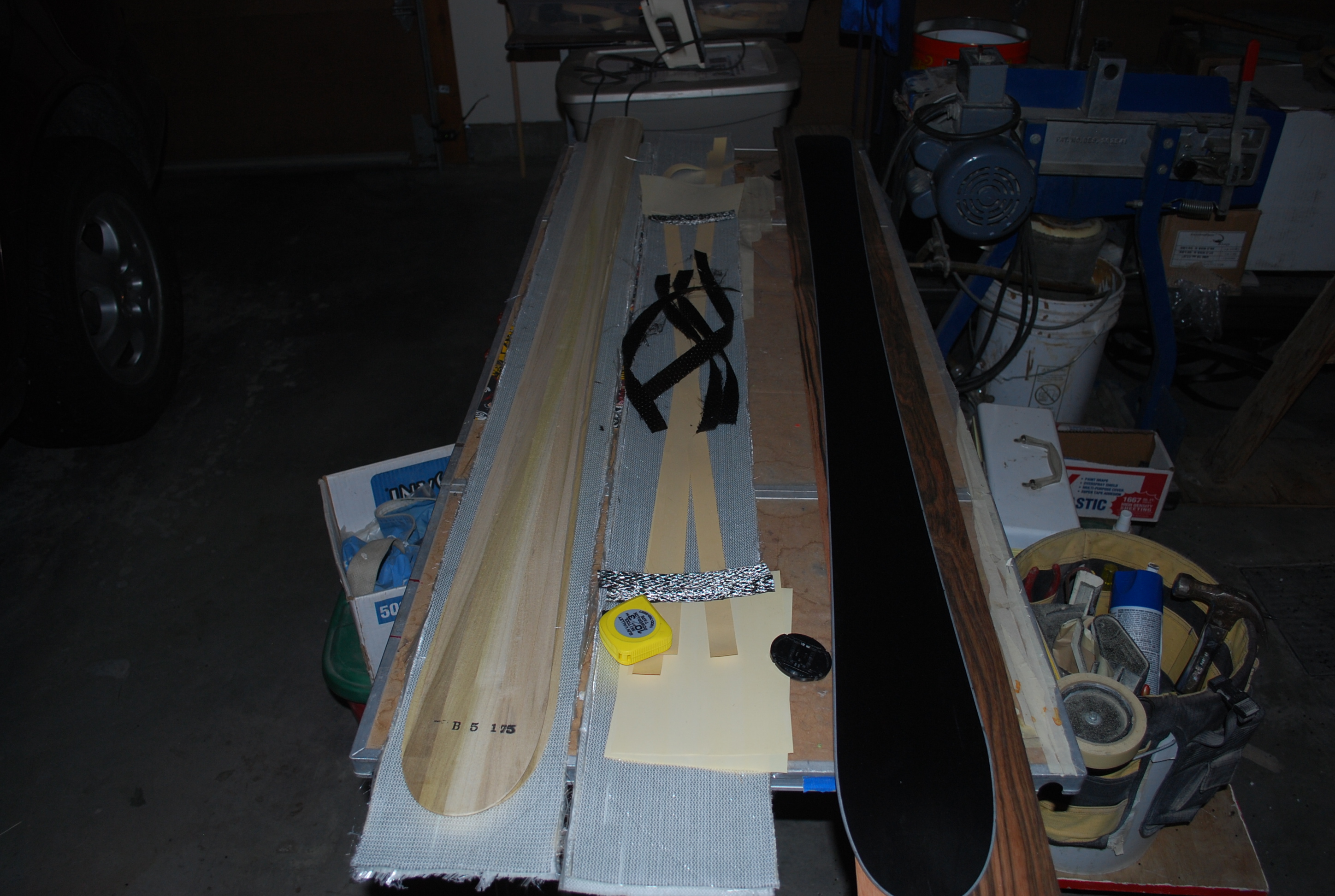 Makin skis