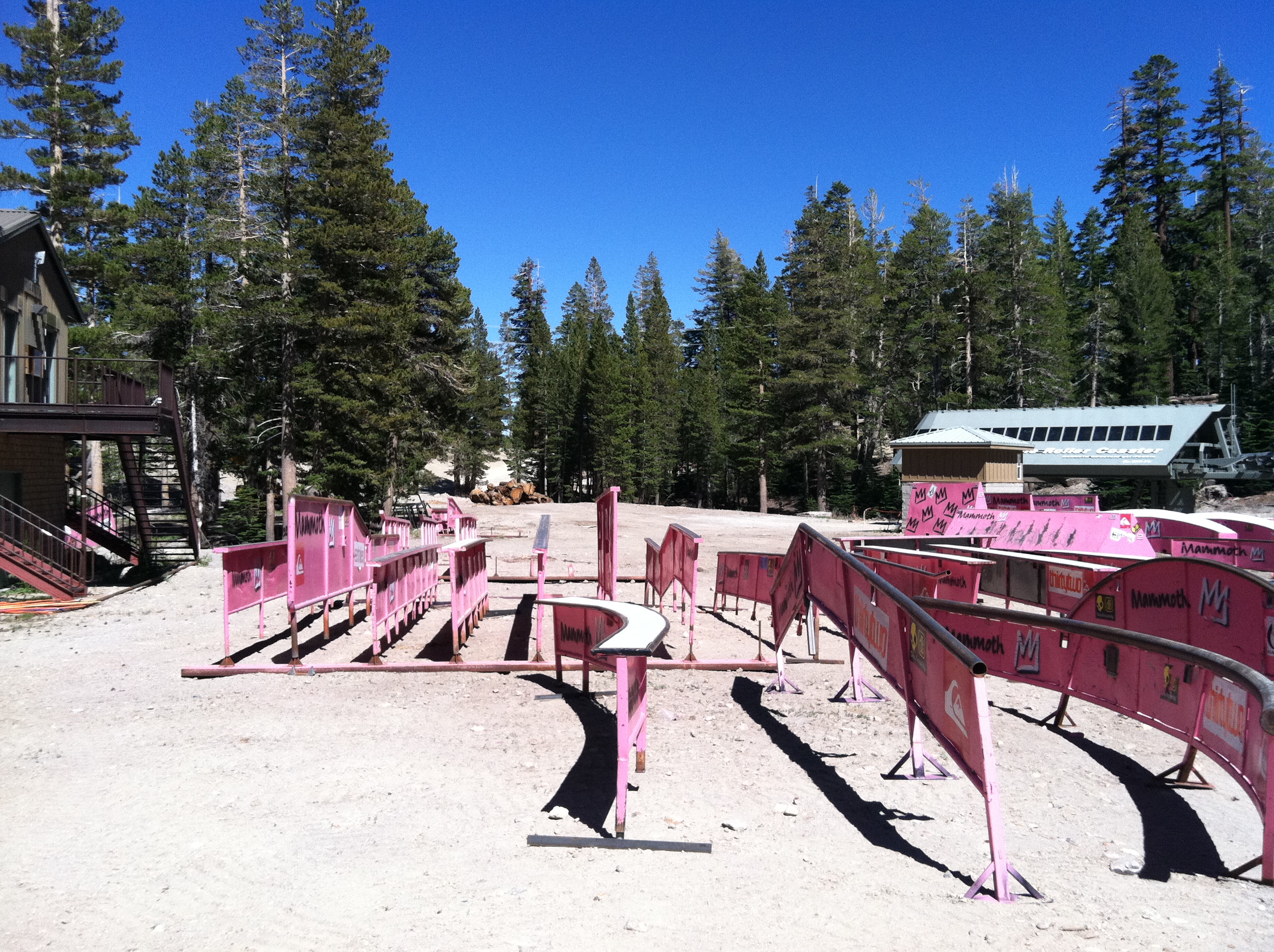 Mammoth jib yard