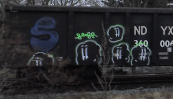 Many fluffs on train