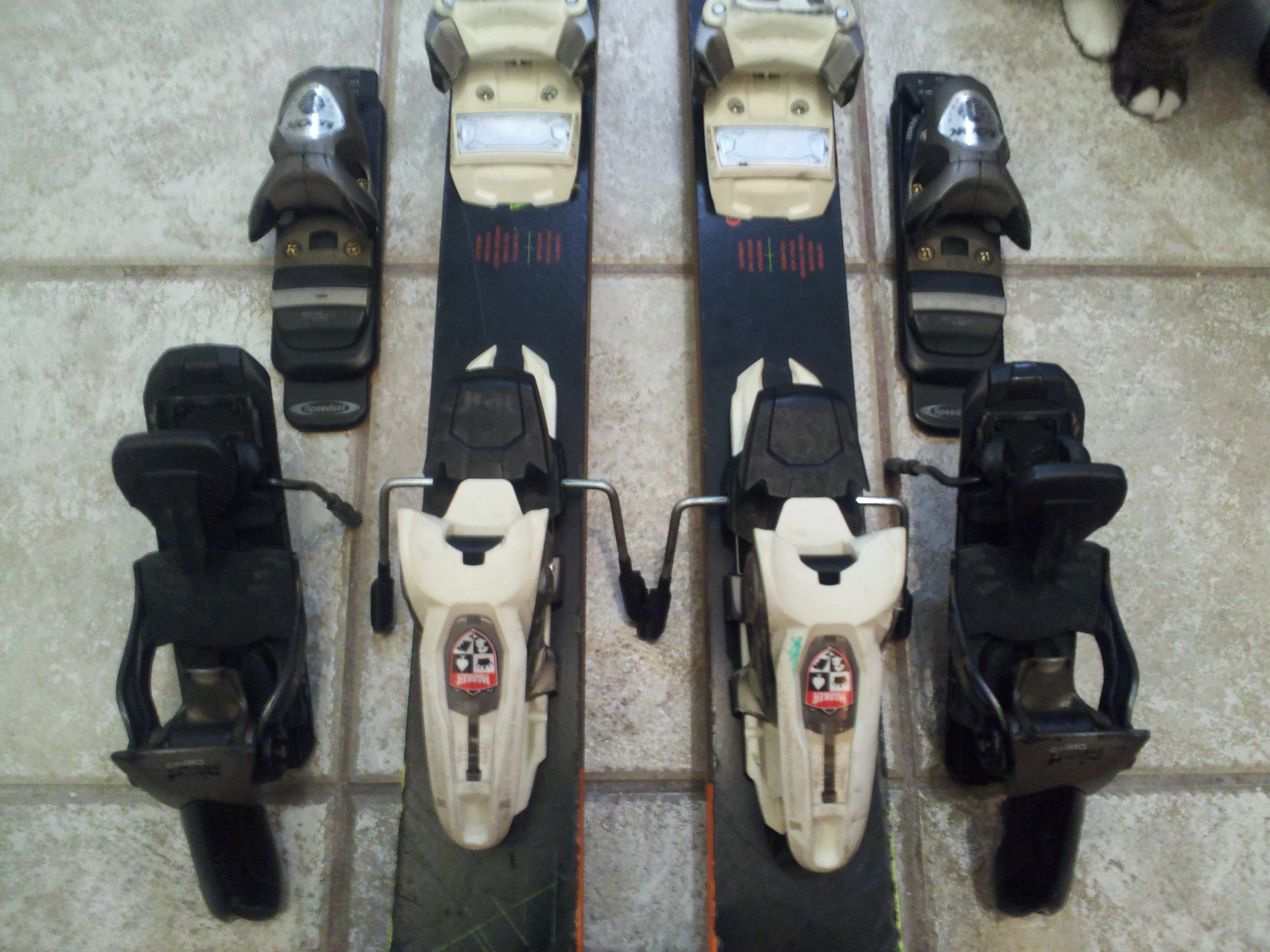 Marker griffons look pivots