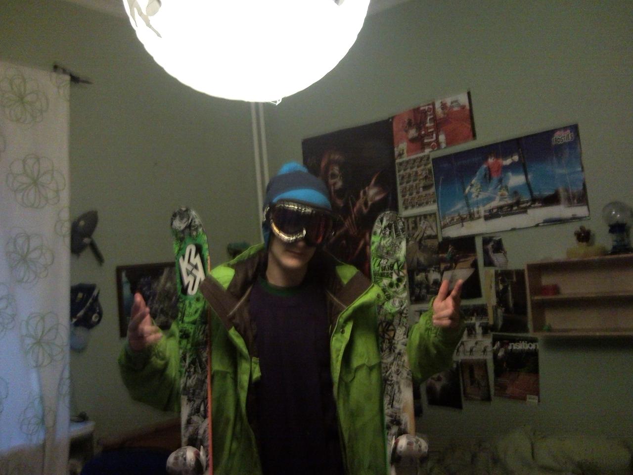 Me and my new skis on my way to Ã¥re