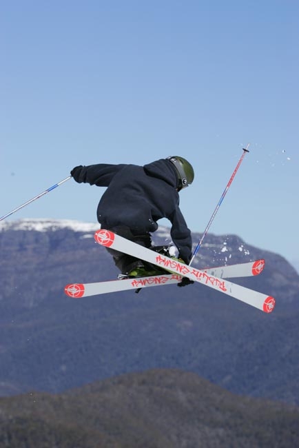 me doin a mute on tha big air site at buller