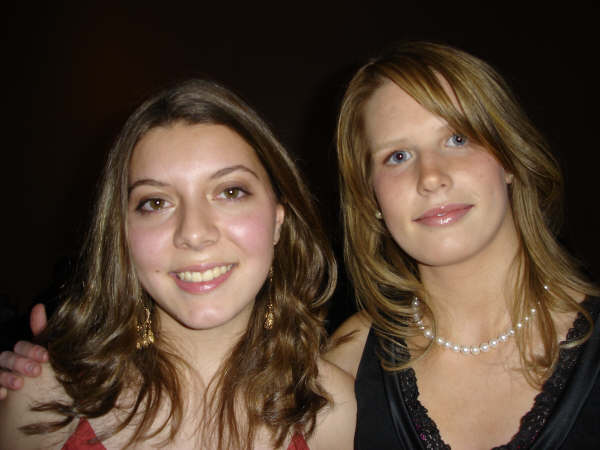 me proving i still don't know how to smile in pictures. note the vacant expression (i'm on the right