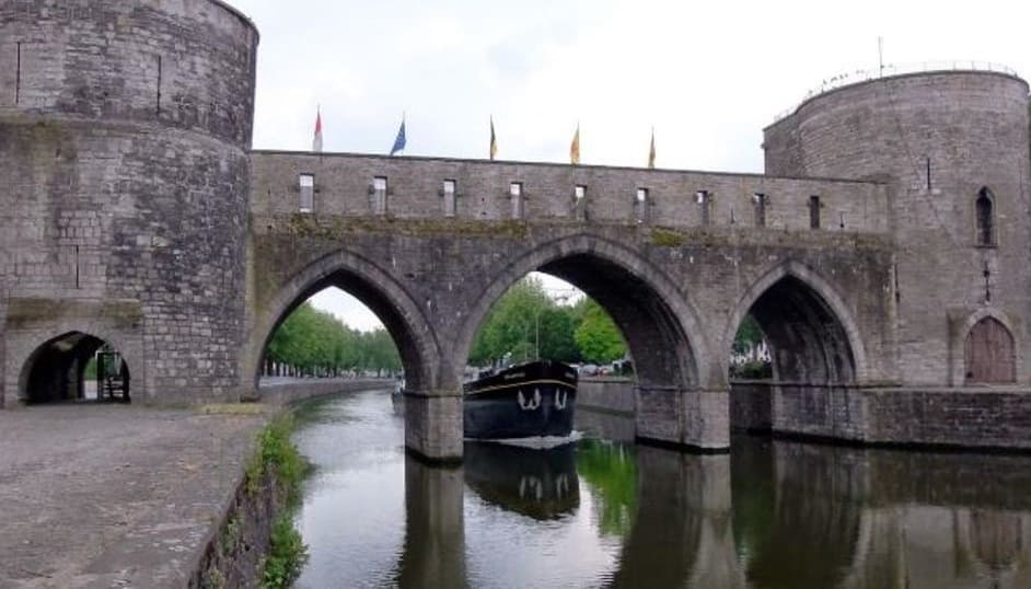  Medieval bridge shot down in Tournai - Belgium