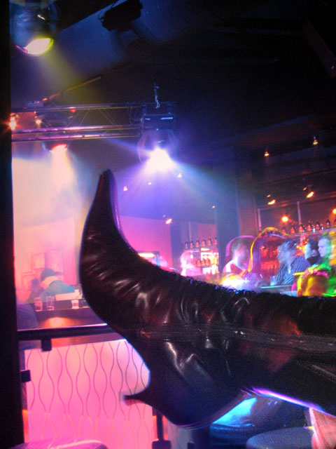 Minna's boot at a bar