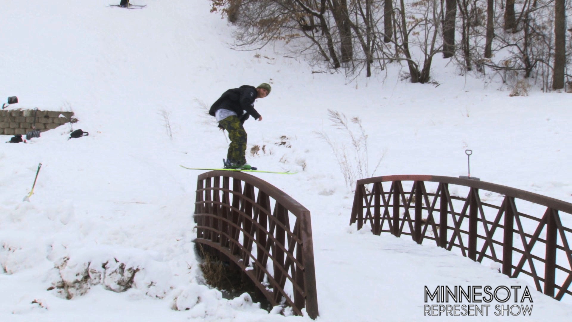 MNREPSHOW Bridge rail