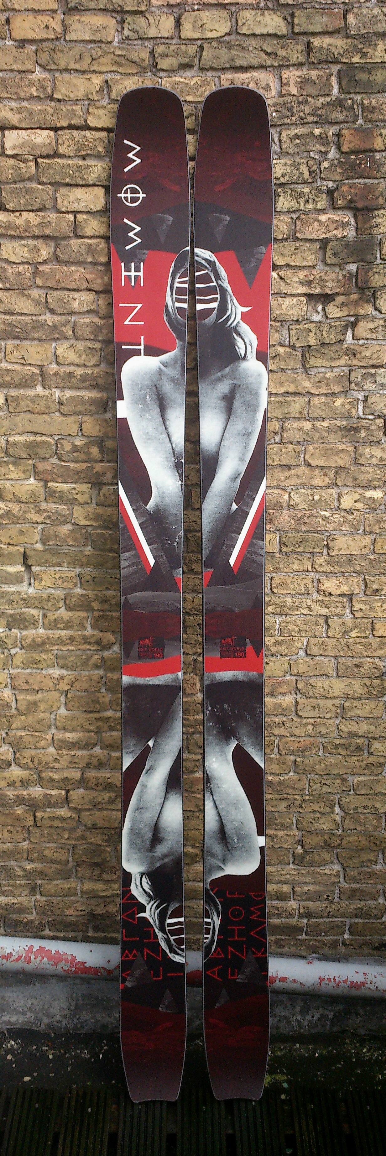 Moment Exit World 190