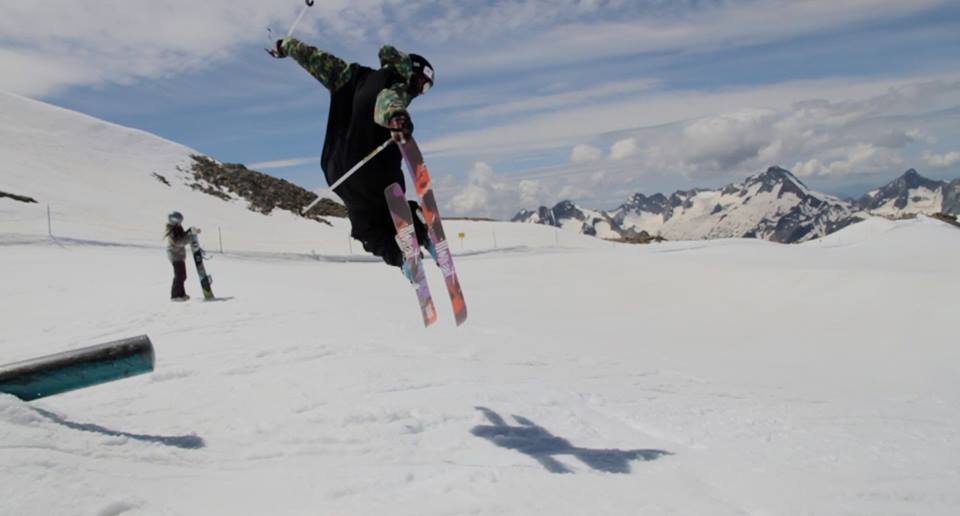 Moment skis summer  les deux alpes