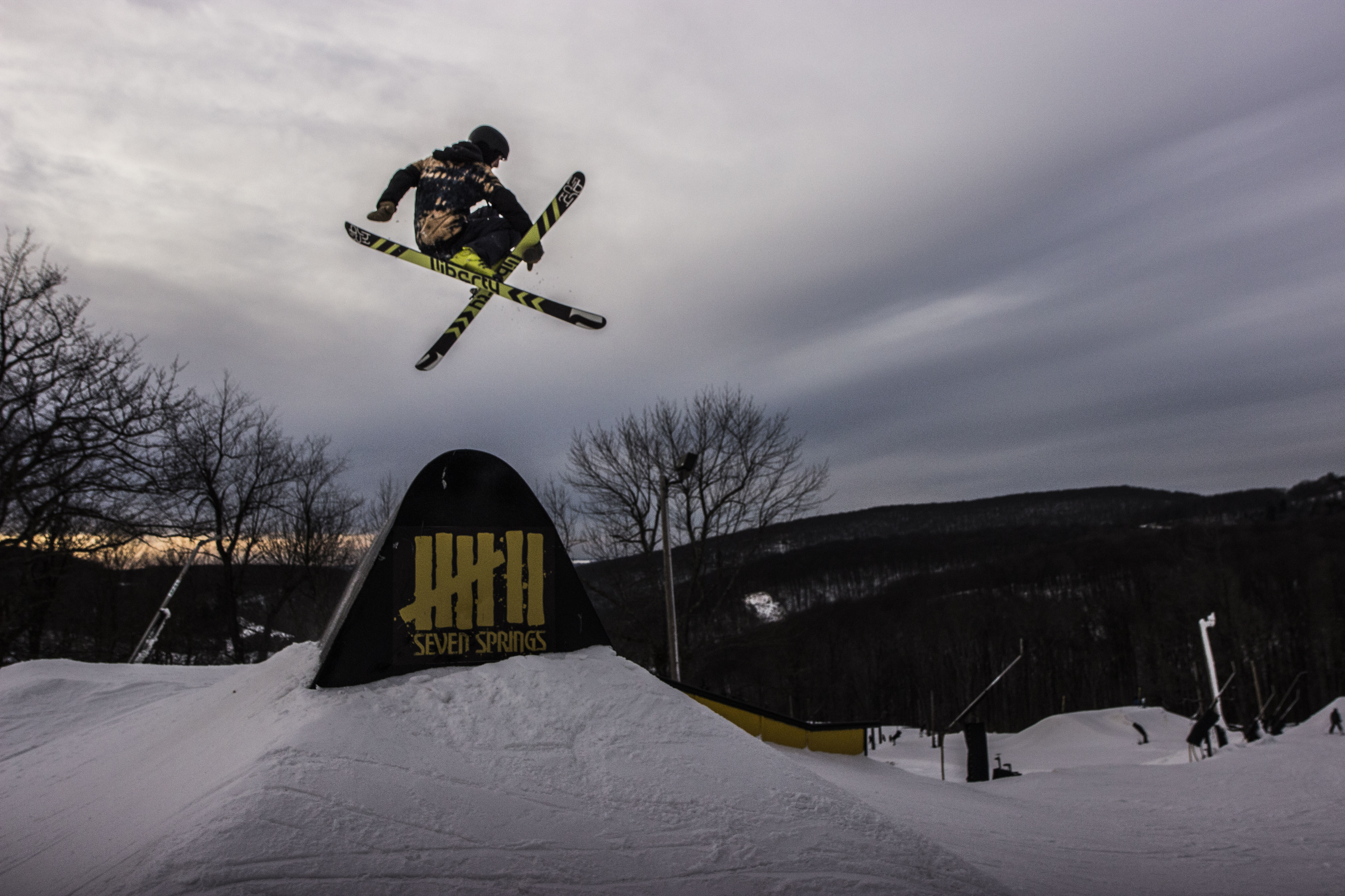 Mute over the triangle rail