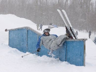 My friend getting hooked on the double kink