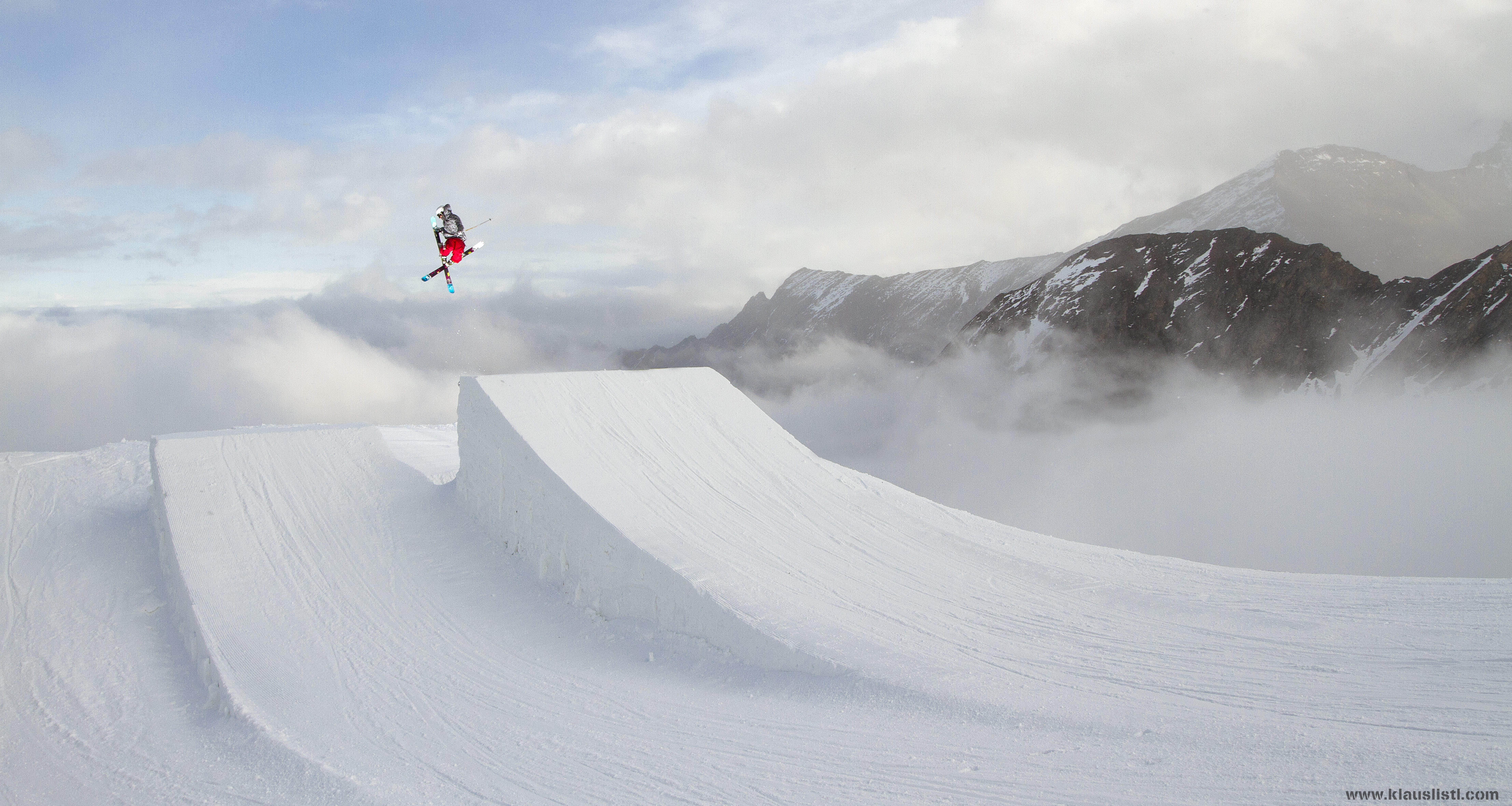 MYSTICMOMENT on 3000m