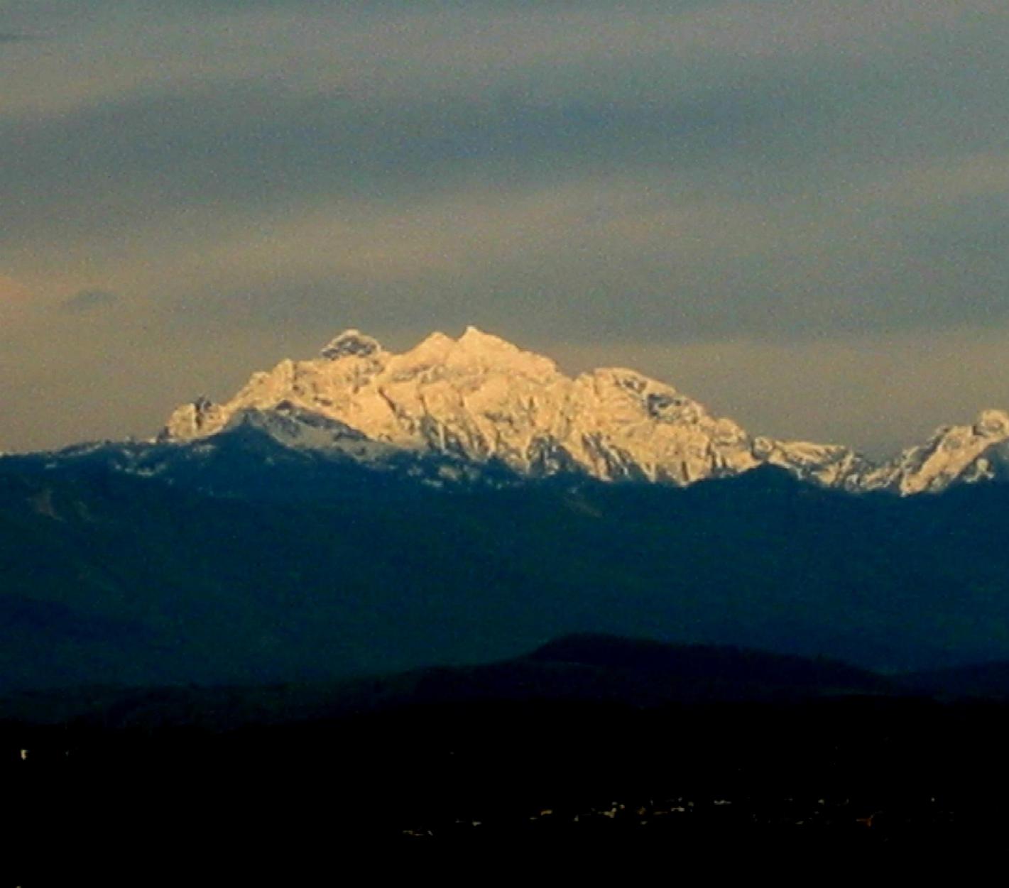 New Snow! Three Fingers Mountain