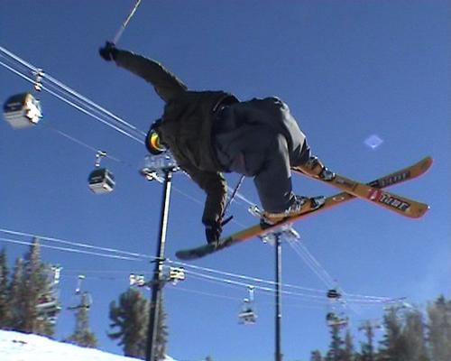 Nice tail grab shot in pipe