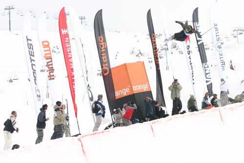 no grab cos i am high enough to fill my trousers with poopoo